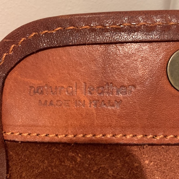 Small Leather Crossbody 100% Genuine Leather made in Italy🤎 - Picture 6 of 7